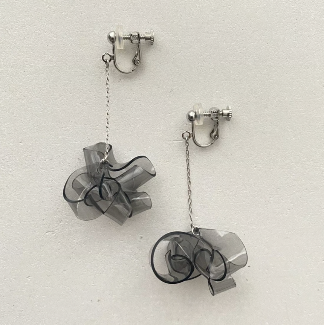 クリアカットスウィング グレー nezu イヤリング ピアス アクセサリー クリアカットスウィング グレー nezu イヤリング ピアス アクセサリー
